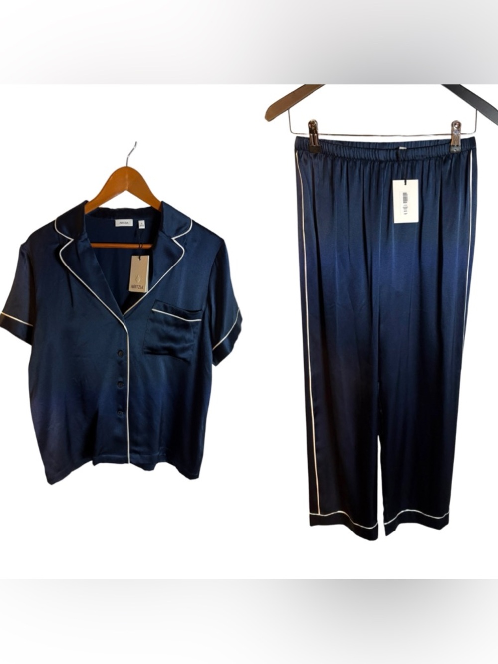 Aritzia NWT silk pajama set in navy blue with contrast piping - Picture 2 of 7